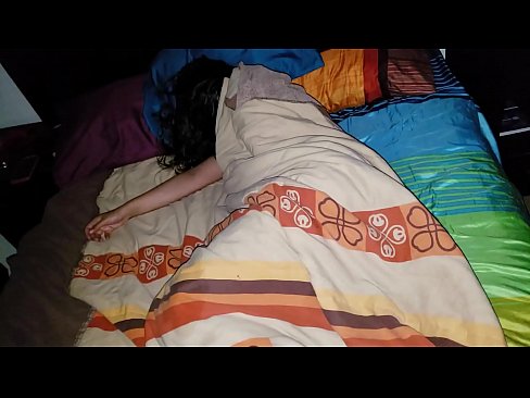 ❤️ Stepson berating a sua jovem madrasta enquanto ela dorme. ❤️ Porno vídeo em porno pt.com-pornzog.ru ☑